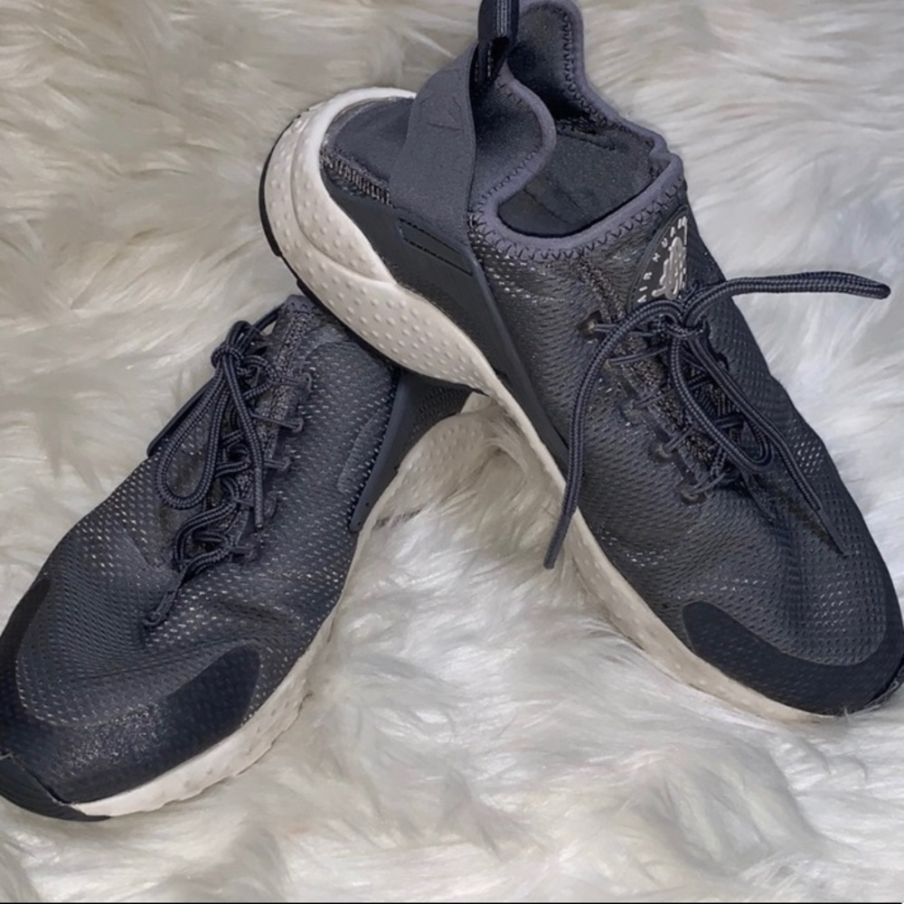 Grey Nike huaraches